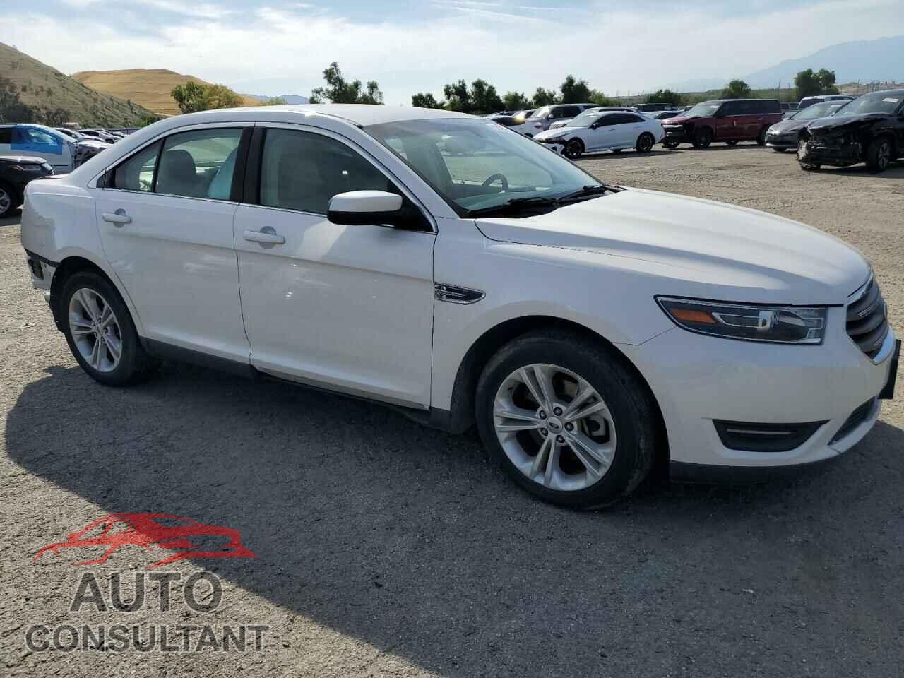 FORD TAURUS 2017 - 1FAHP2E89HG106464