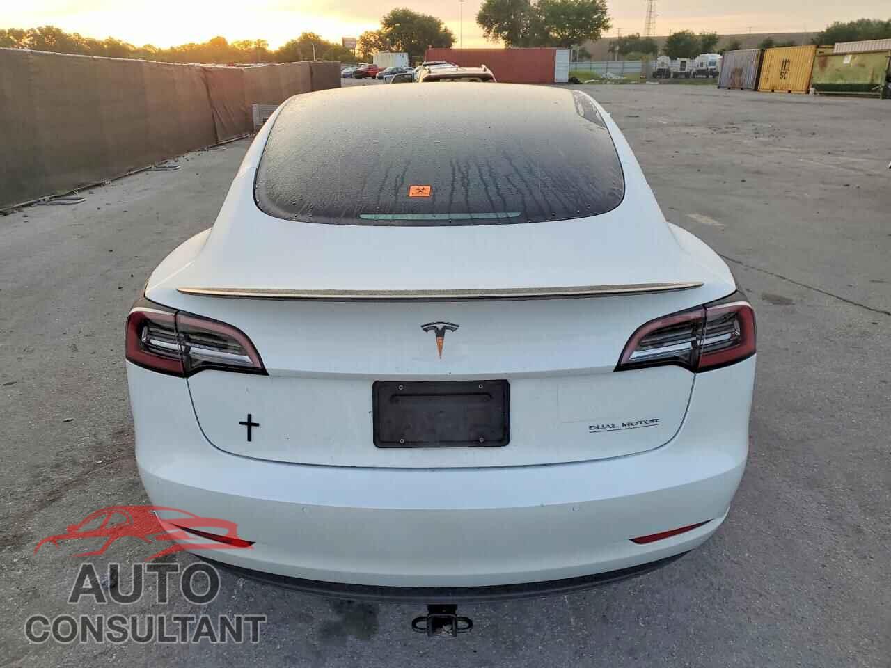TESLA MODEL 3 2021 - 5YJ3E1EC6MF044809