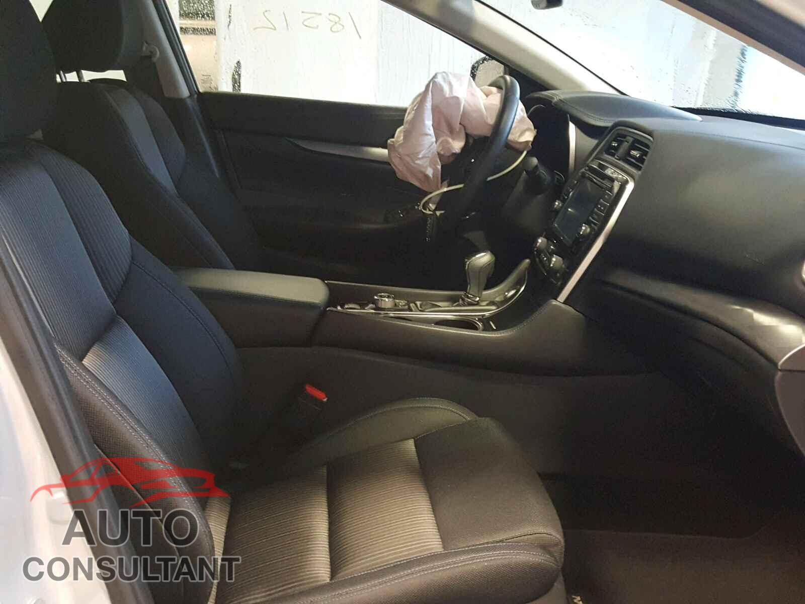NISSAN MAXIMA 2017 - 1N4AA6AP7HC446467
