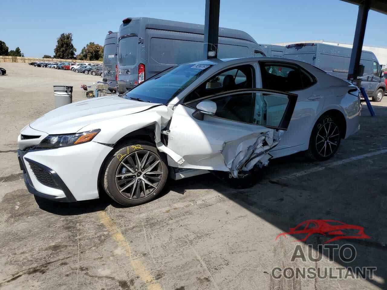 TOYOTA CAMRY 2022 - 4T1G11AKXNU036016