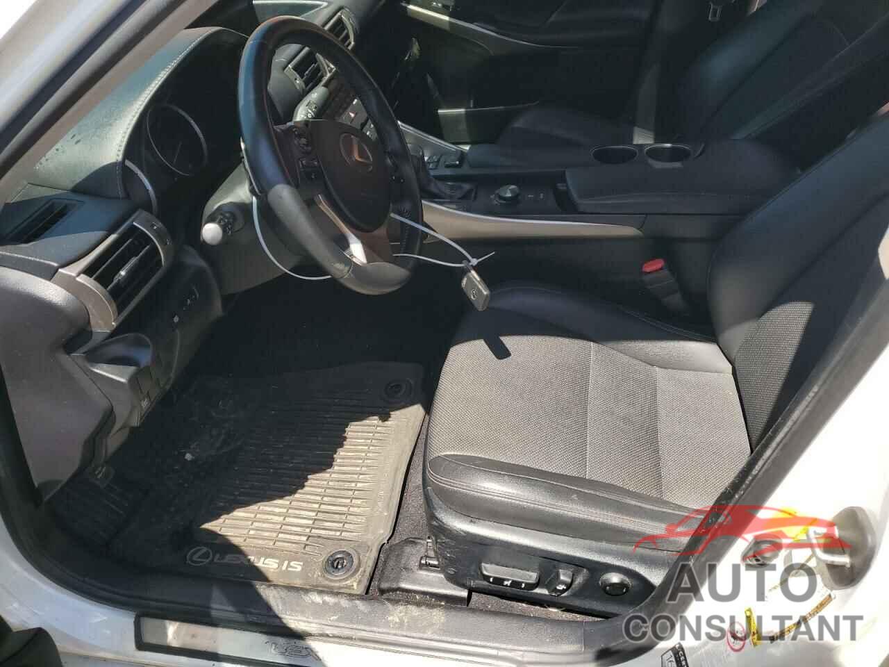 LEXUS IS 2015 - JTHBF1D20F5050254