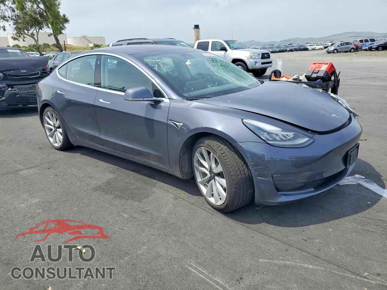 TESLA MODEL 3 2018 - 5YJ3E1EB5JF069011