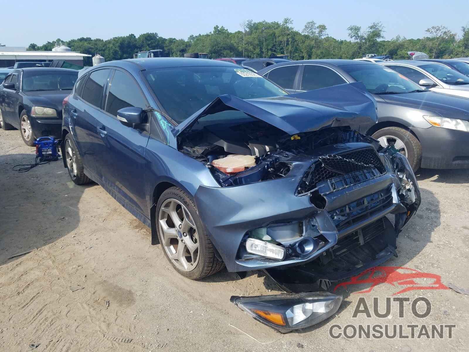 FORD FOCUS 2018 - 1FADP3L95JL209183