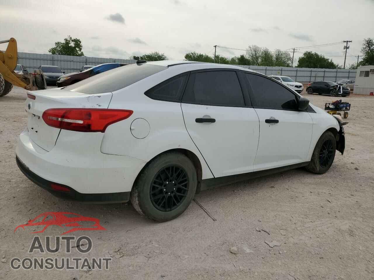 FORD FOCUS 2017 - 1FADP3E24HL313545