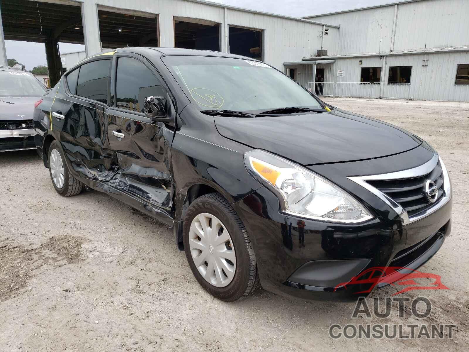 NISSAN VERSA 2018 - 3N1CN7AP3JL887295