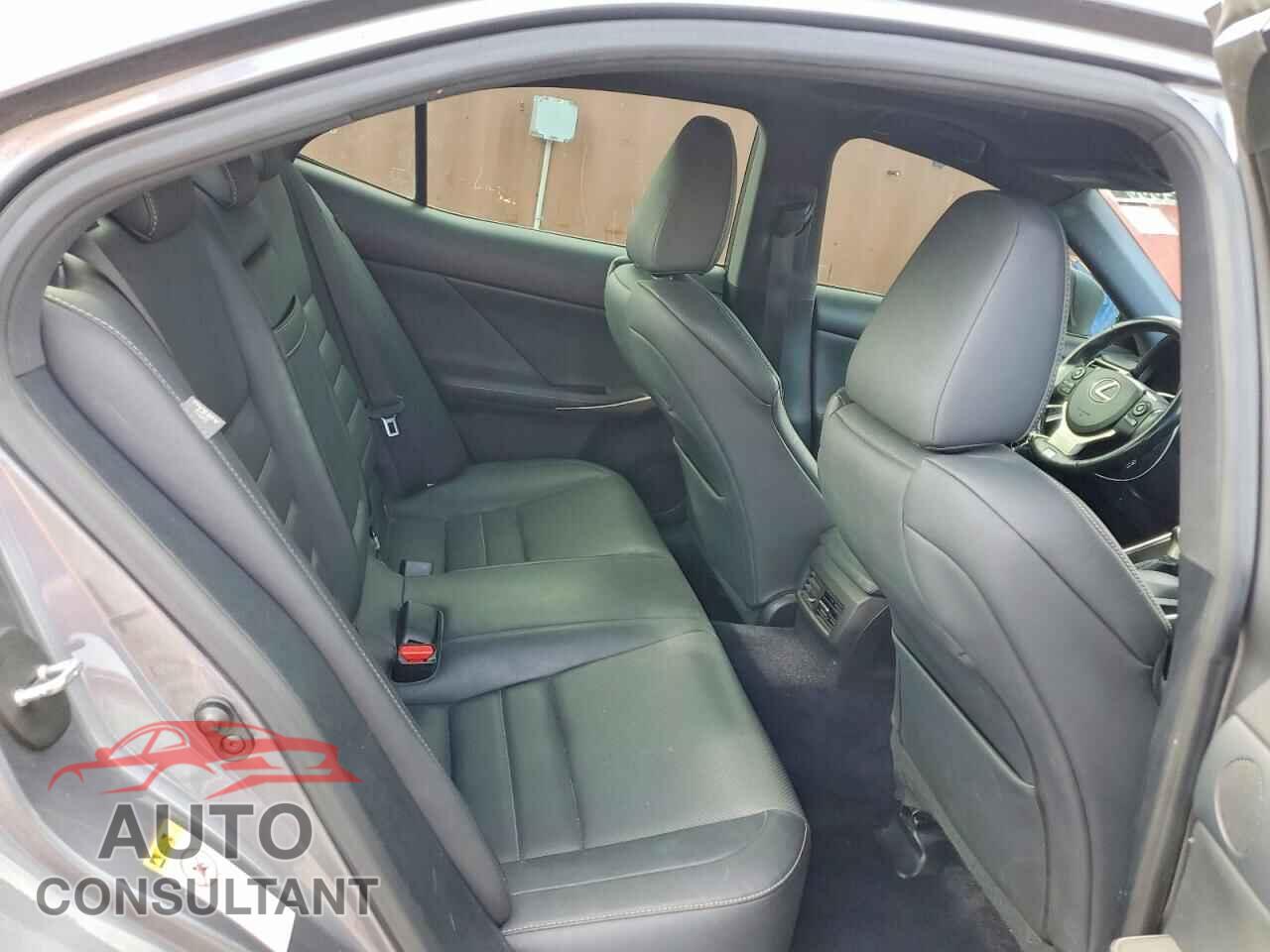 LEXUS IS 2014 - JTHBE1D29E5011132