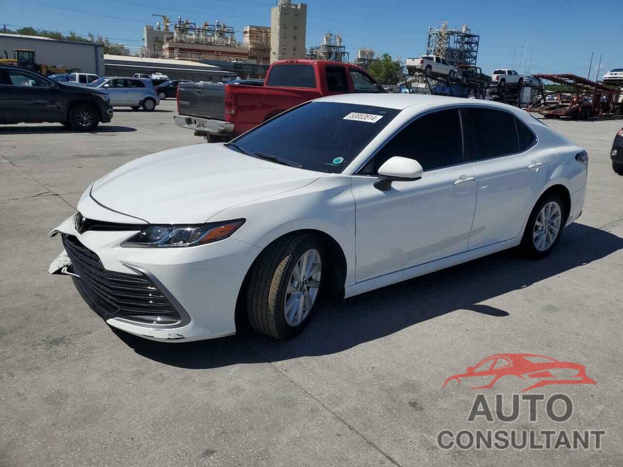 TOYOTA CAMRY 2022 - 4T1C11AK5NU639342