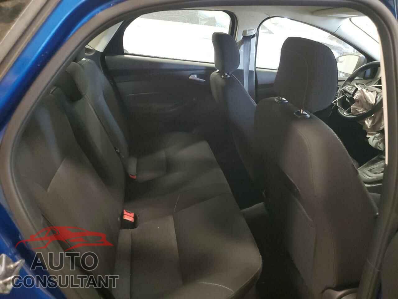 FORD FOCUS 2018 - 1FADP3F28JL294972