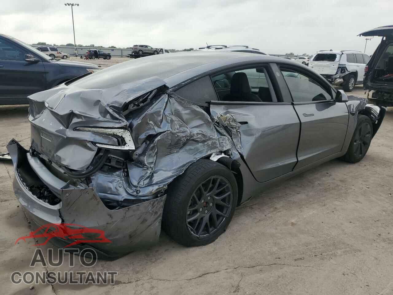 TESLA MODEL 3 2024 - 5YJ3E1EA3RF859782