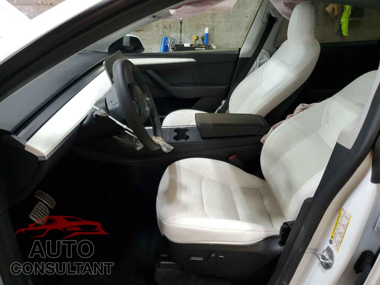 TESLA MODEL Y 2023 - 7SAYGDEF6PF798103