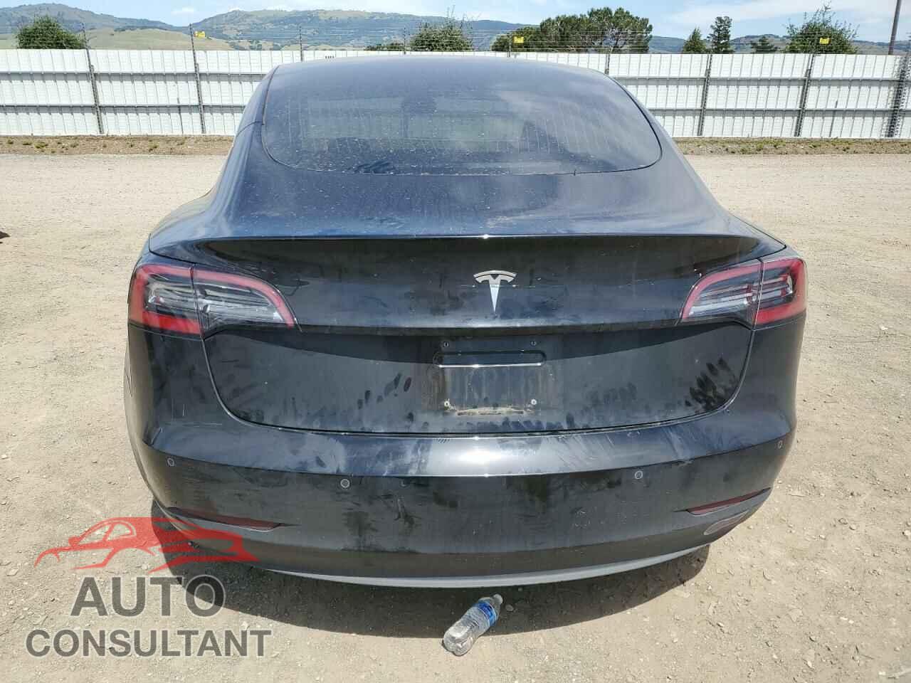 TESLA MODEL 3 2018 - 5YJ3E1EA8JF152097
