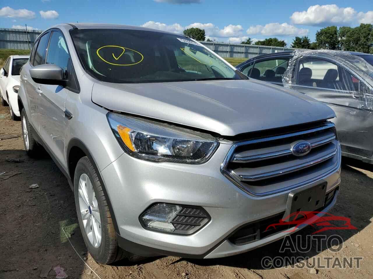 FORD ESCAPE 2017 - 1FMCU0GD8HUA54172