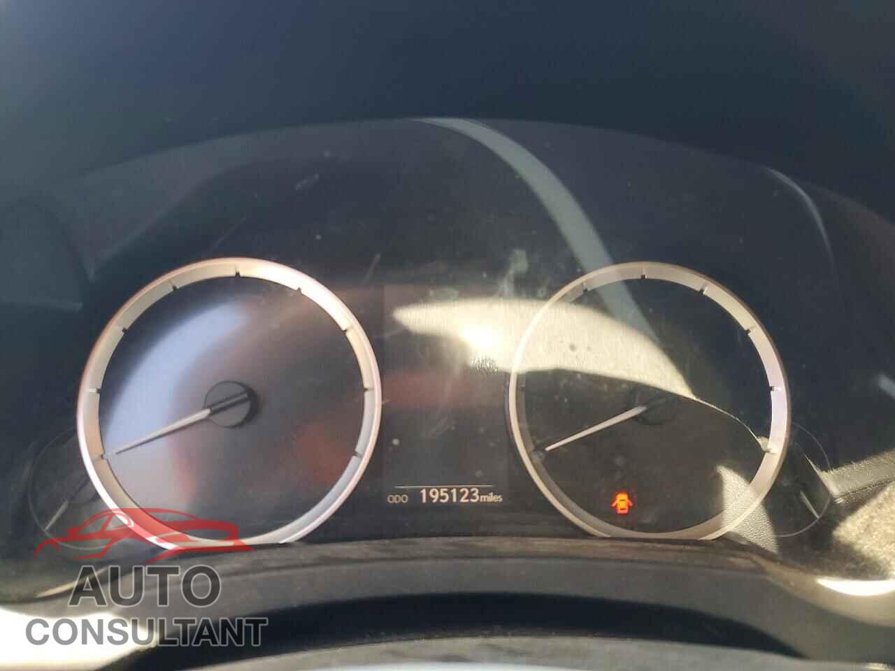 LEXUS IS 2014 - JTHBF1D22E5031381