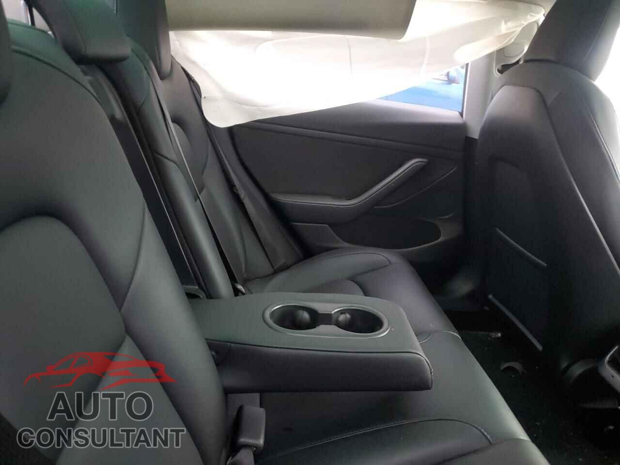 TESLA MODEL 3 2021 - 5YJ3E1EA6MF977690