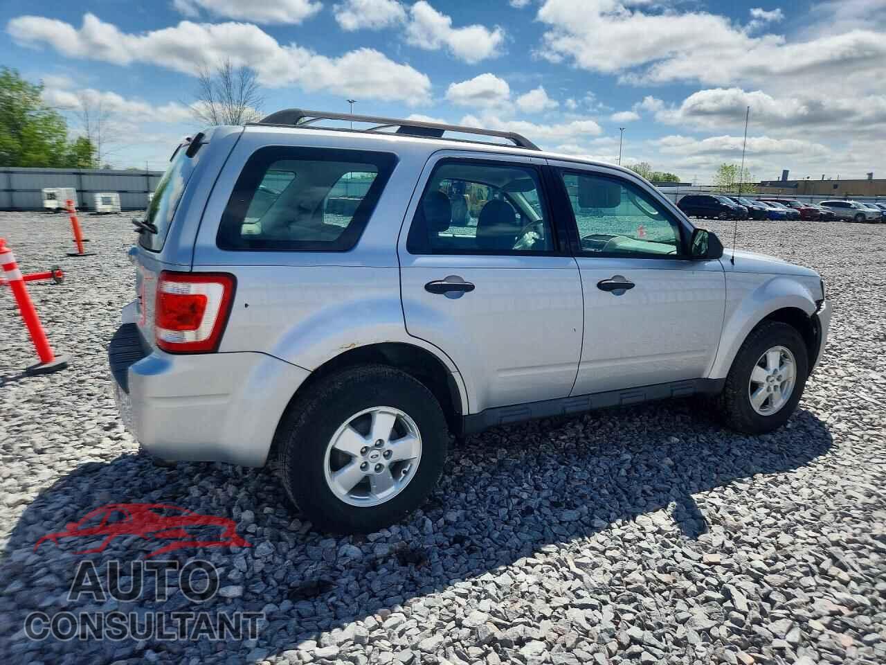 FORD ESCAPE 2011 - 1FMCU0C72BKC40440