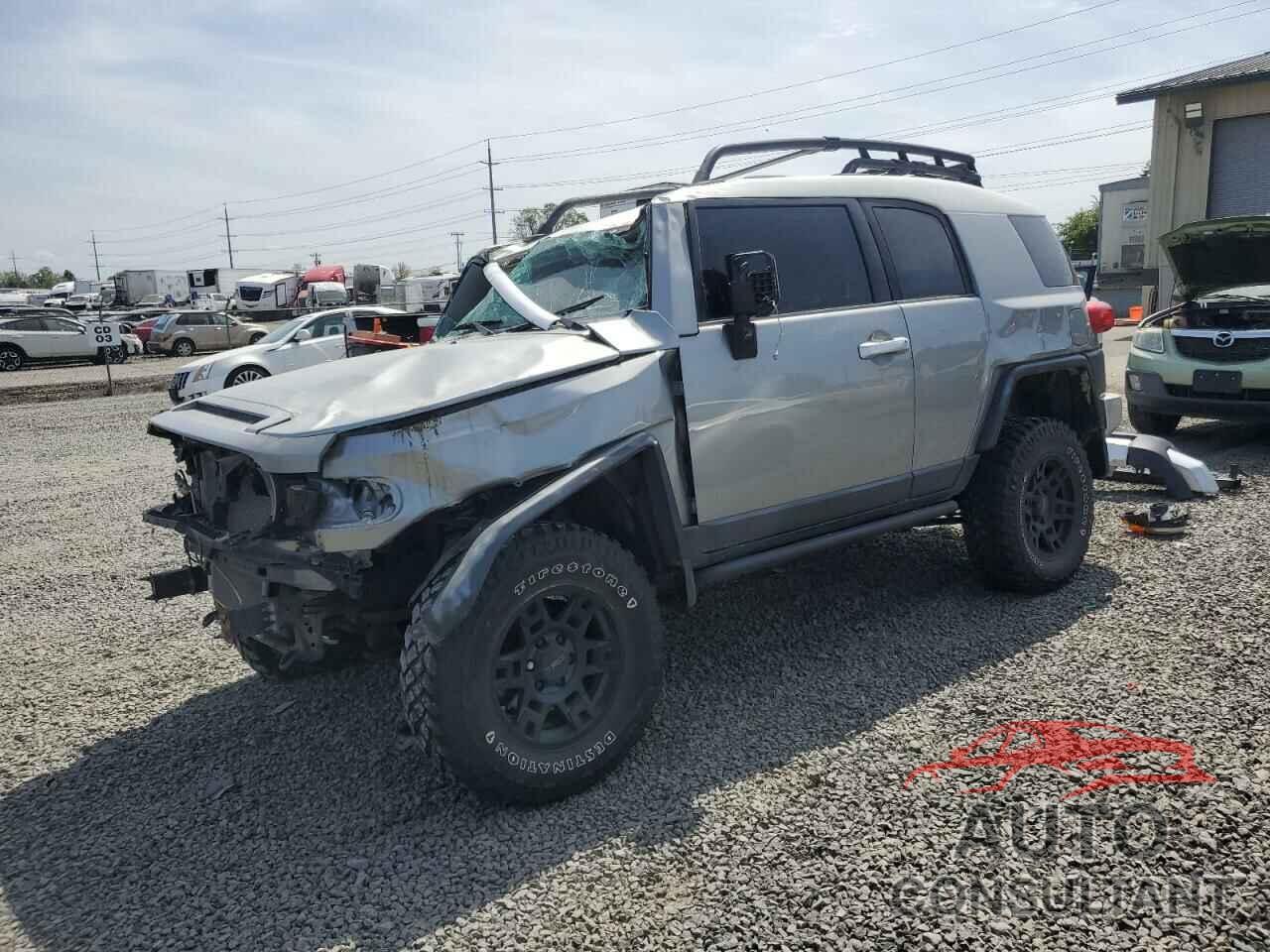 TOYOTA FJ CRUISER 2010 - JTEBU4BF5AK071895