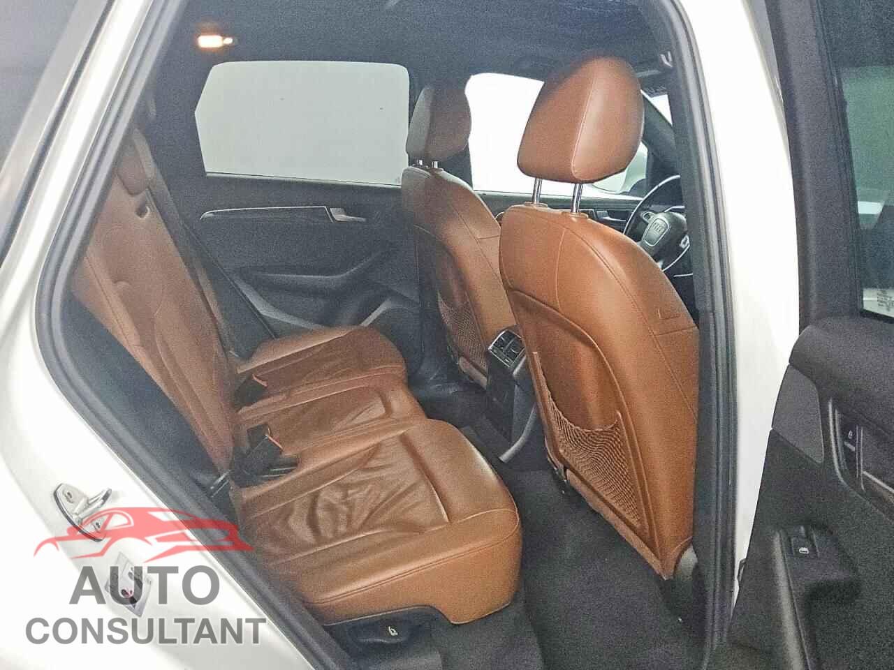 AUDI Q5 2010 - WA1CKAFP2AA087536