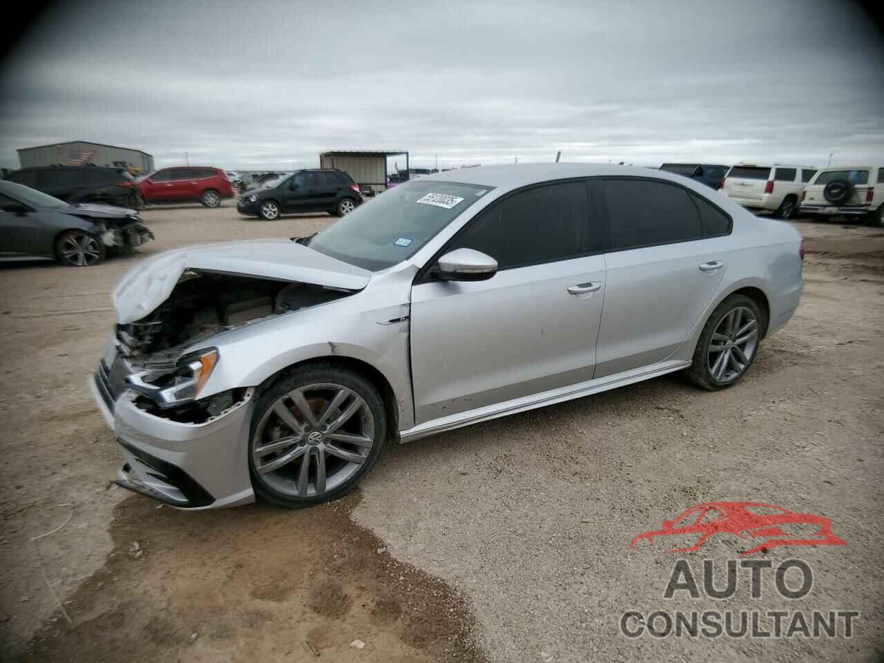 VOLKSWAGEN PASSAT 2018 - 1VWAA7A39JC017010