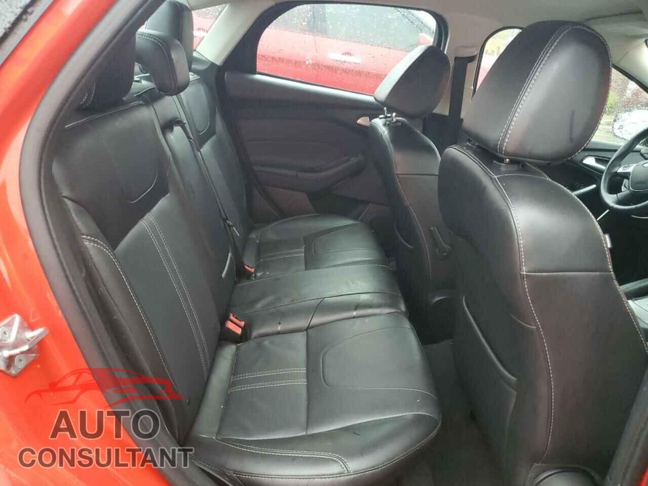 FORD FOCUS 2014 - 1FADP3F22EL331035