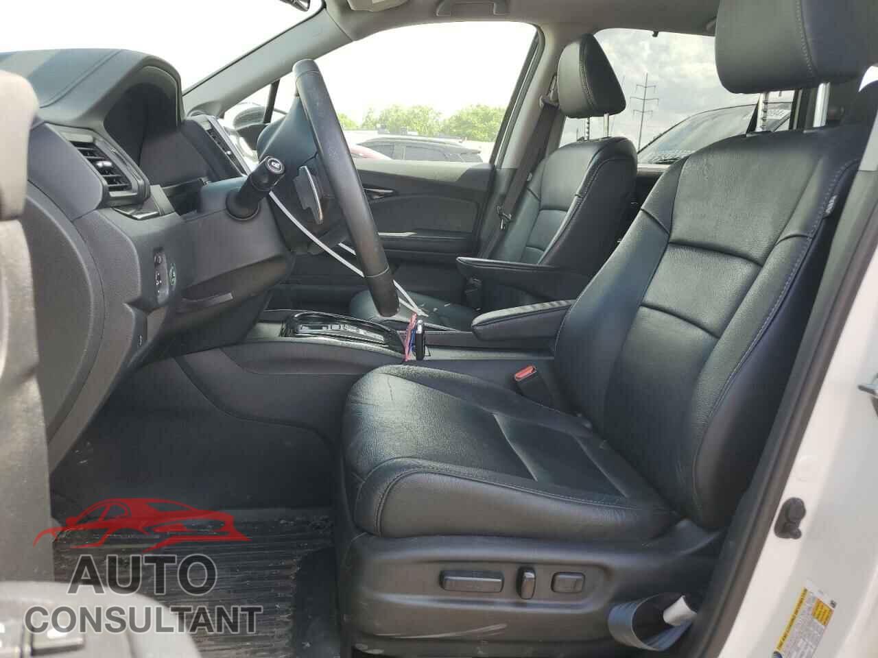 HONDA PILOT 2018 - 5FNYF6H94JB038552