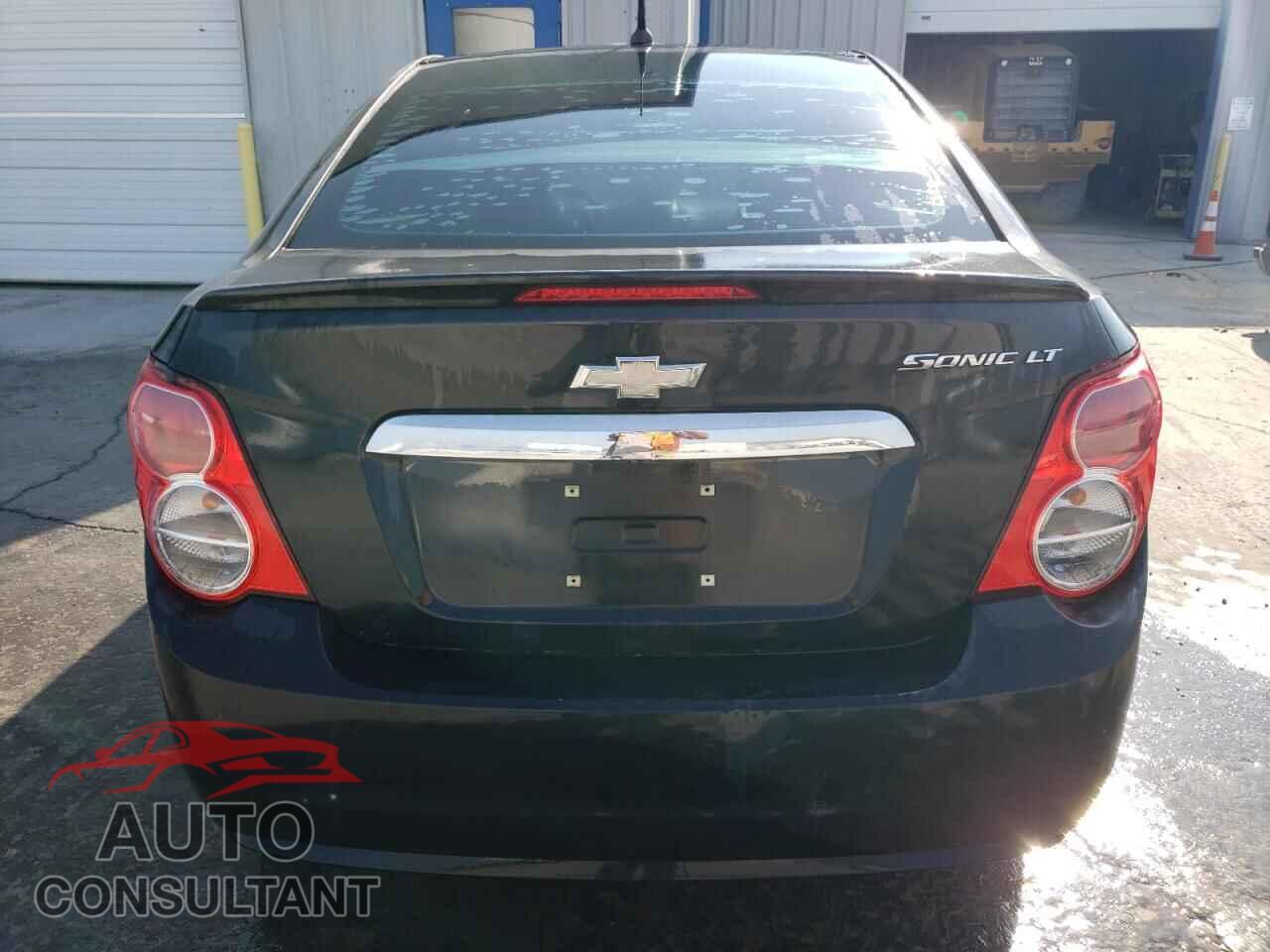 CHEVROLET SONIC 2014 - 1G1JC5SH4E4117973