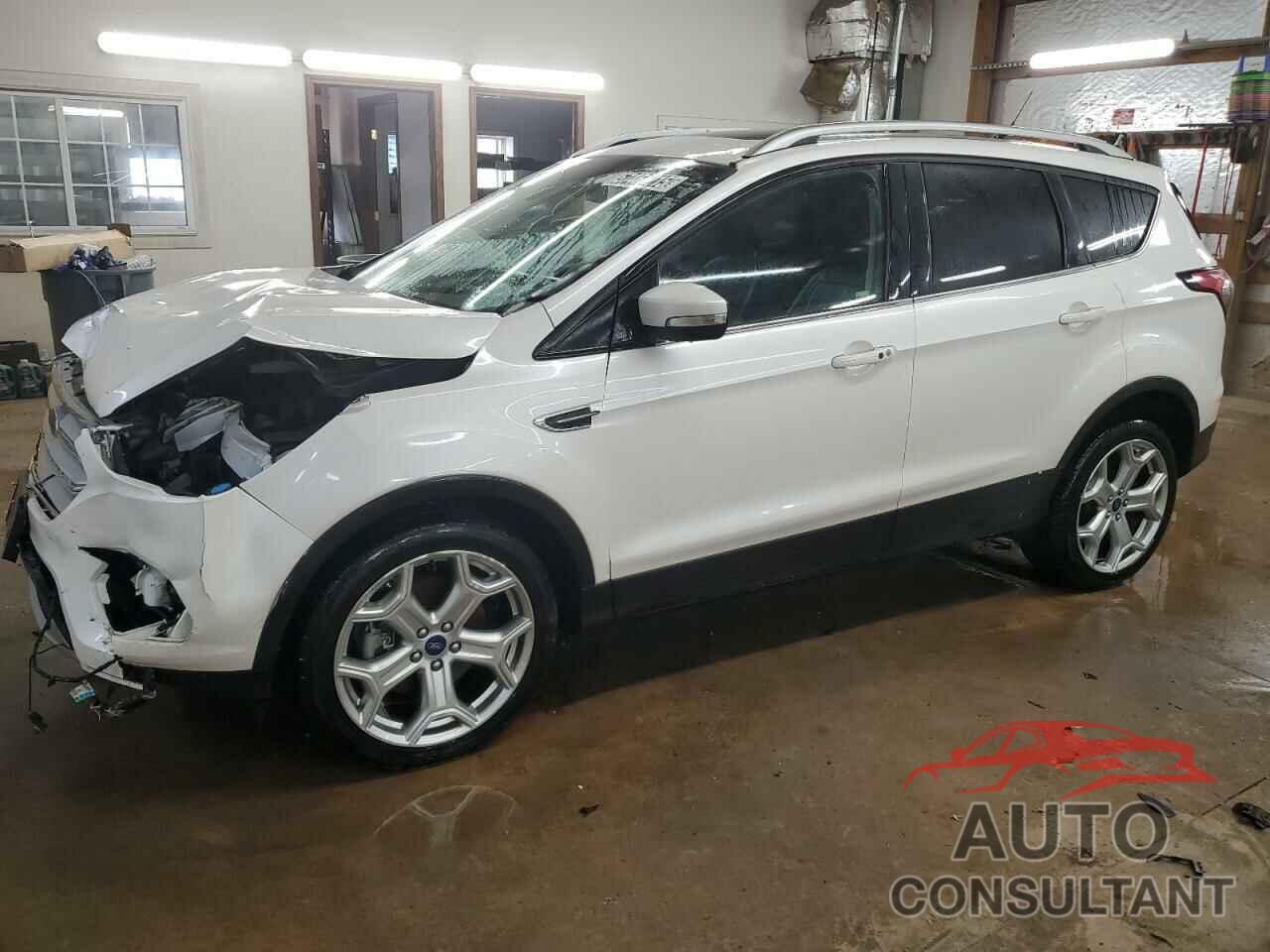FORD ESCAPE 2018 - 1FMCU9J96JUB59307