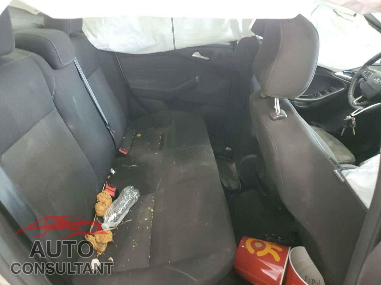 FORD FOCUS 2017 - 1FADP3H20HL342956