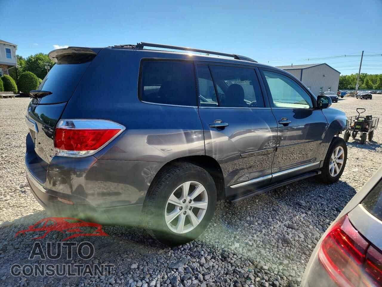 TOYOTA HIGHLANDER 2013 - 5TDBK3EH8DS197361