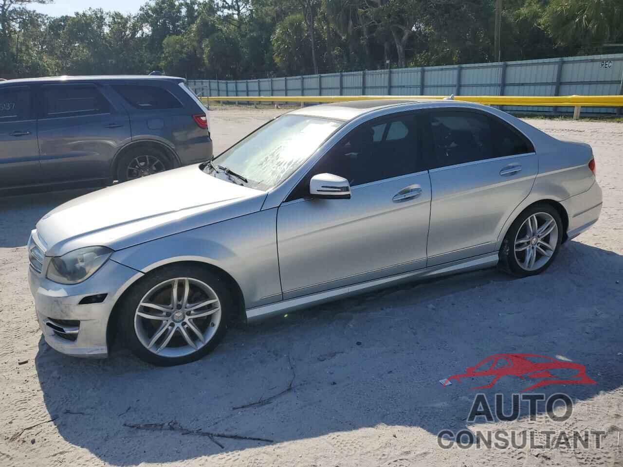 MERCEDES-BENZ C-CLASS 2013 - WDDGF4HB4DA767561