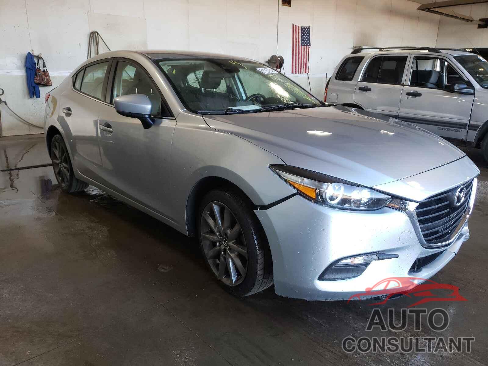 MAZDA 3 2018 - 3MZBN1V33JM180847