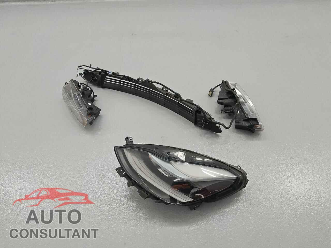 TESLA MODEL 3 2023 - 5YJ3E1EA5PF453662