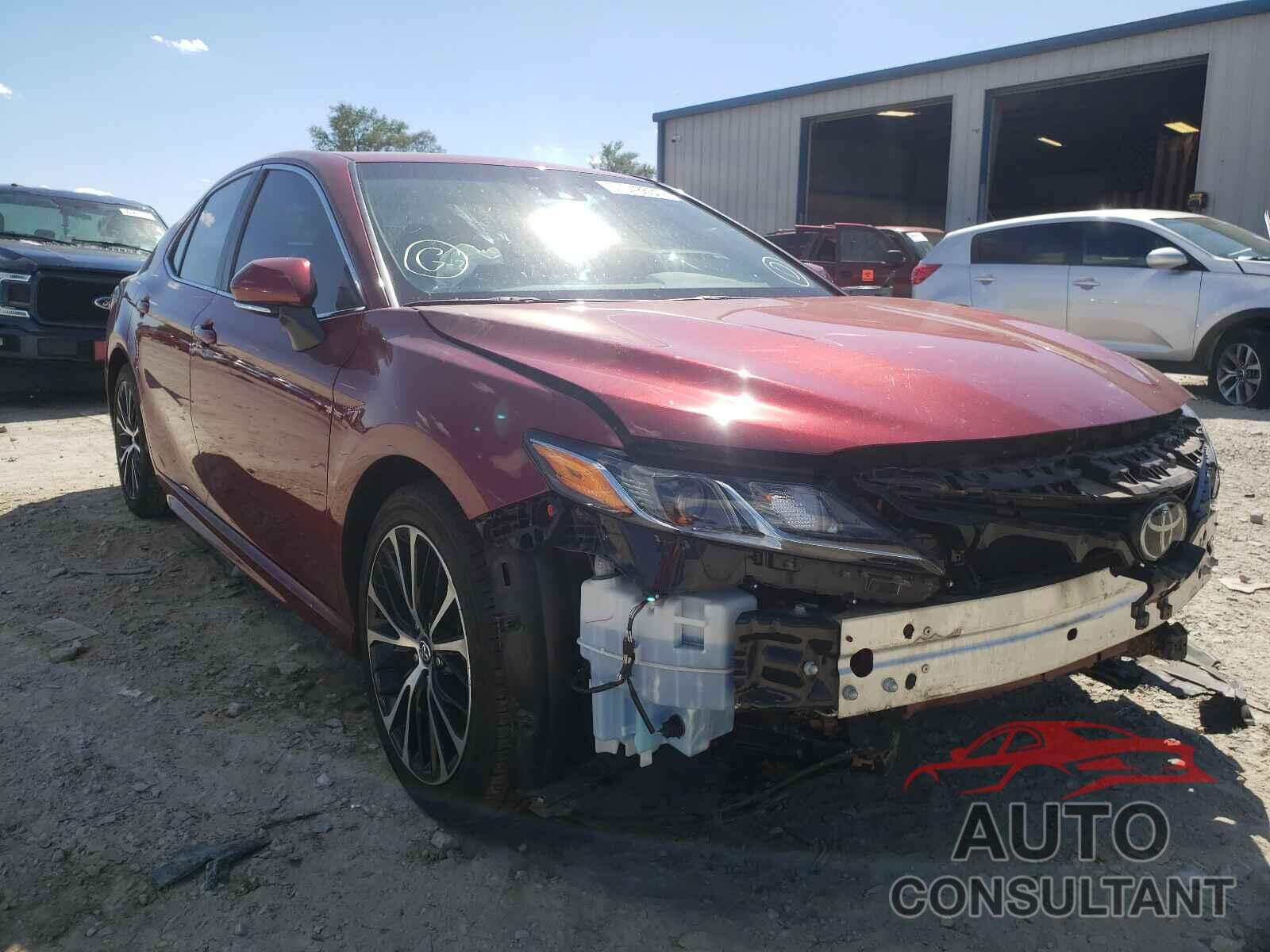 TOYOTA CAMRY 2018 - 4T1B11HK7JU562629