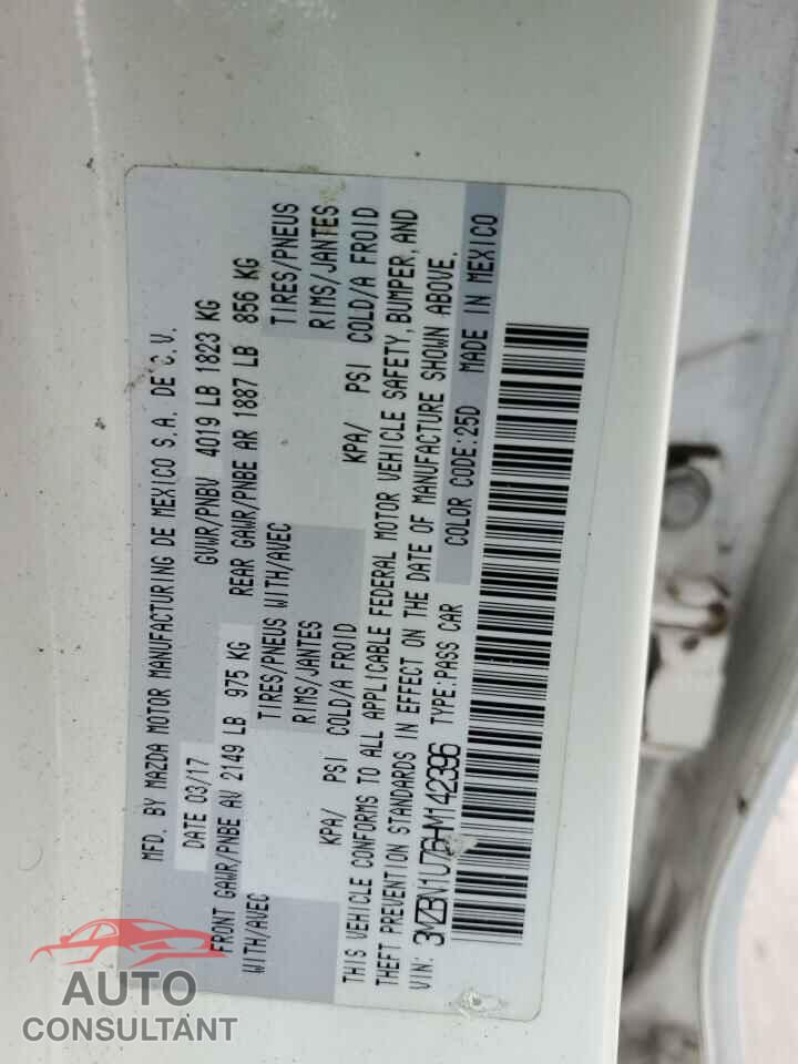 MAZDA 3 2017 - 3MZBN1U76HM142396