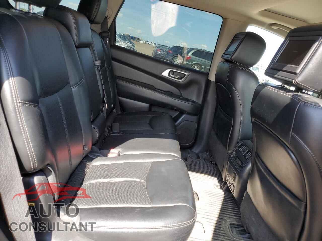 NISSAN PATHFINDER 2015 - 5N1AR2MM9FC644702
