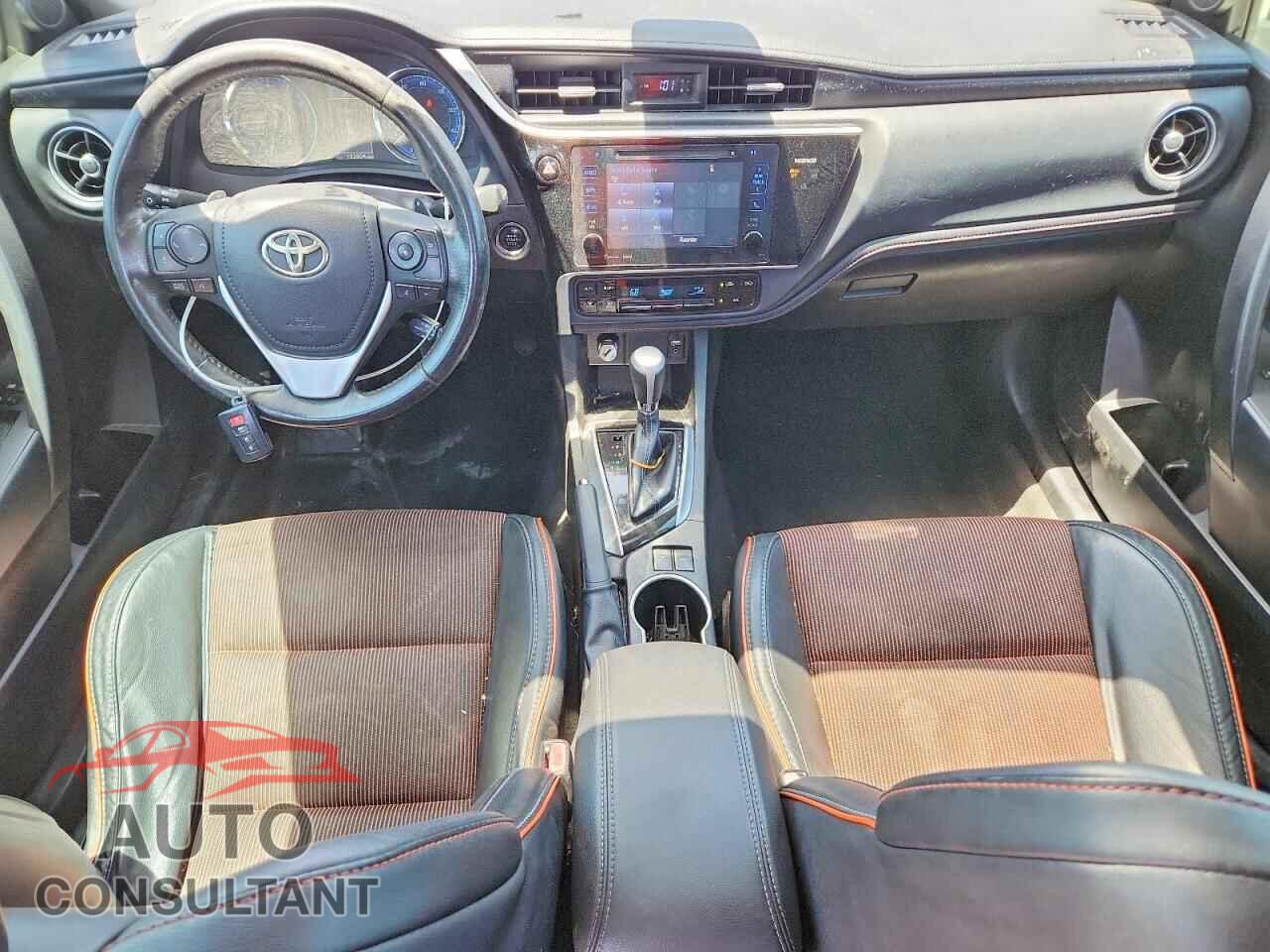 TOYOTA COROLLA 2017 - 5YFBURHE2HP665243