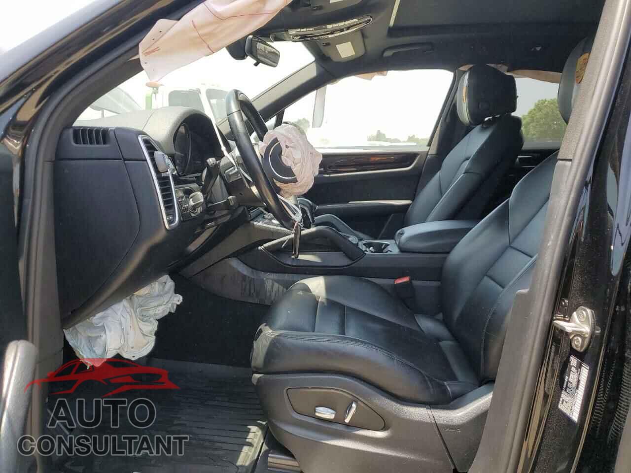 PORSCHE CAYENNE 2019 - WP1AA2AY9KDA09470