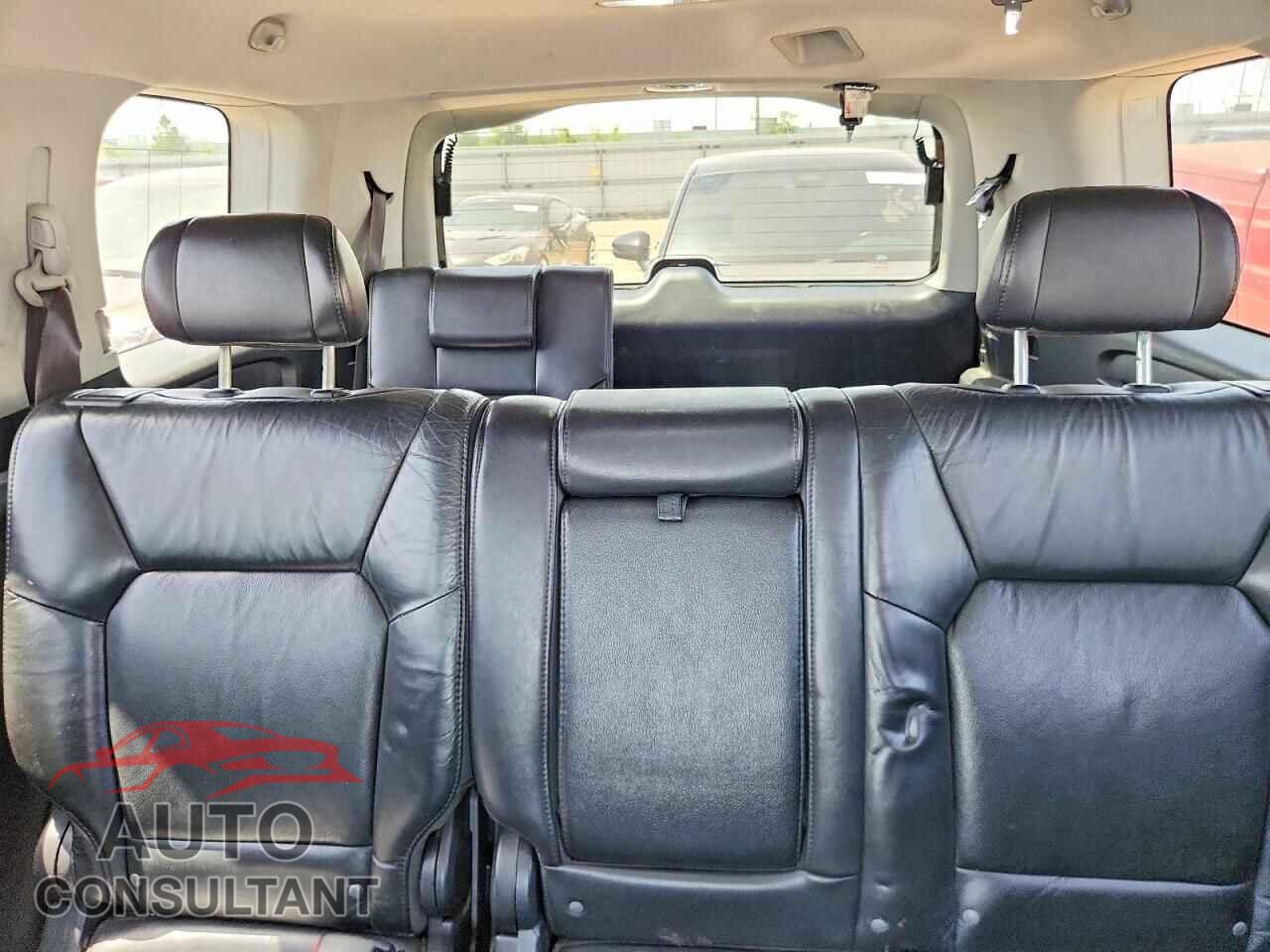 HONDA PILOT 2011 - 5FNYF4H52BB036219