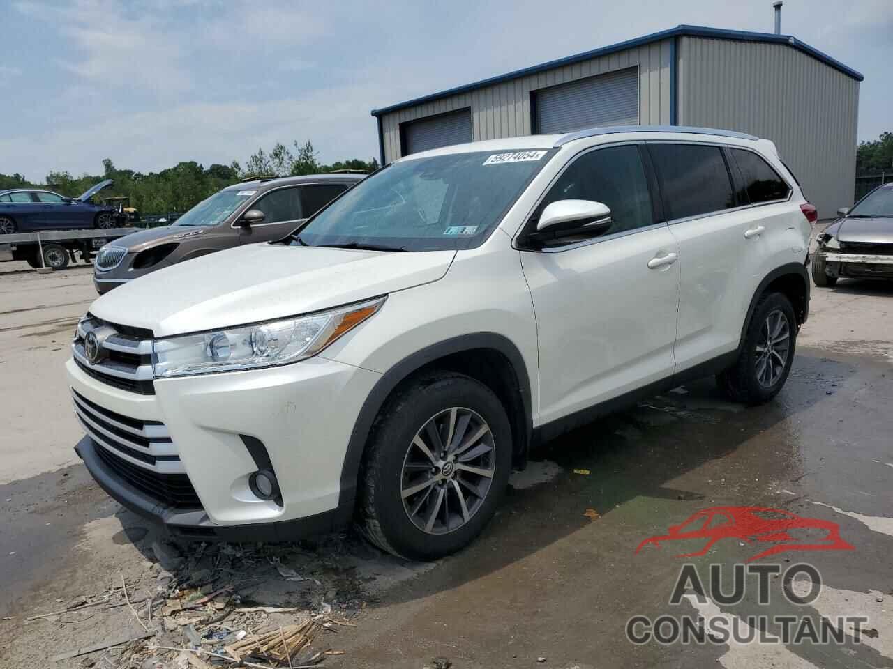 TOYOTA HIGHLANDER 2019 - 5TDJZRFH0KS609486