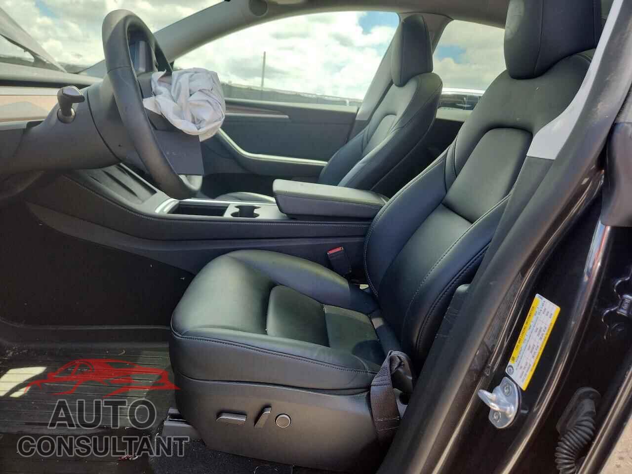 TESLA MODEL Y 2024 - 7SAYGDED5RF161043