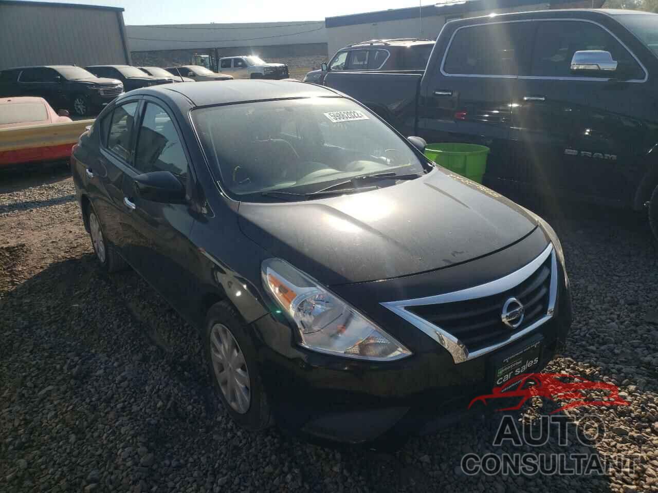 NISSAN VERSA 2018 - 3N1CN7AP9JL820118