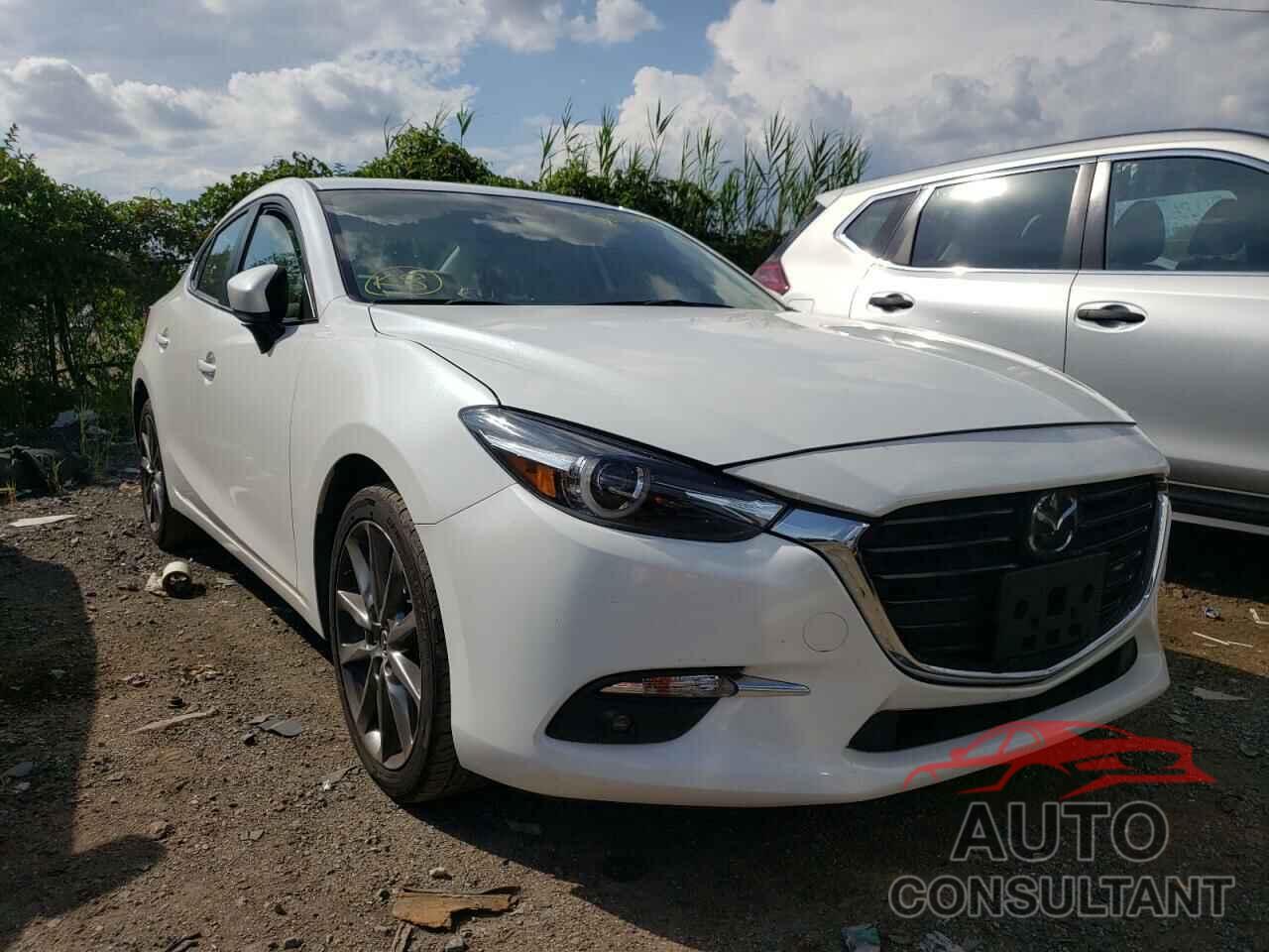 MAZDA 3 2018 - 3MZBN1W34JM217273