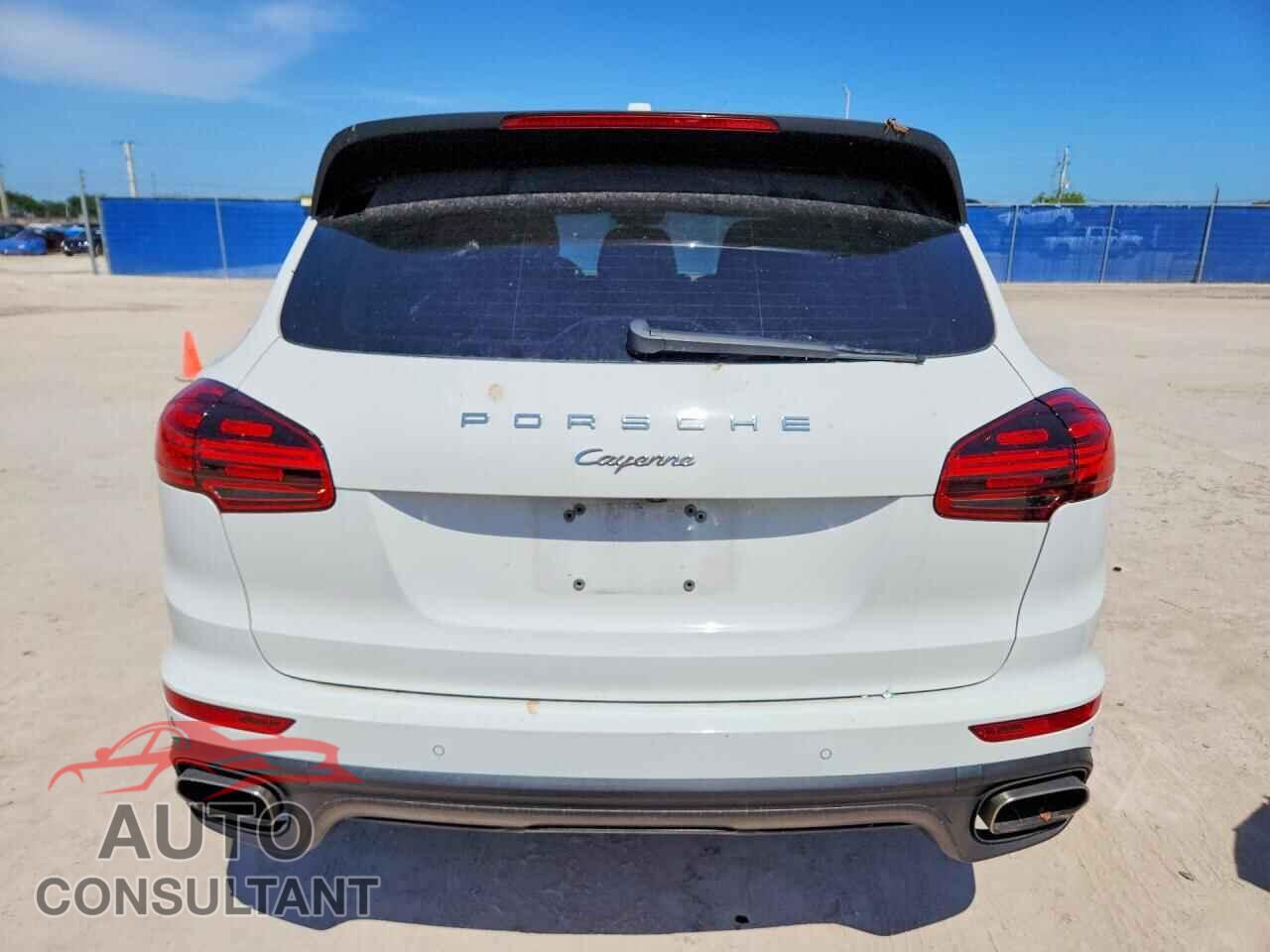 PORSCHE CAYENNE 2016 - WP1AA2A23GKA08605