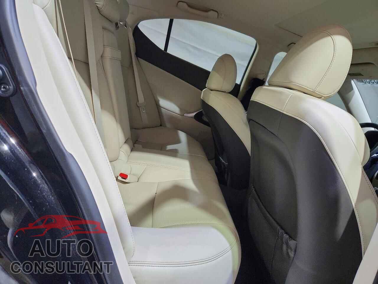 LEXUS IS 2012 - JTHCF5C26C5055645