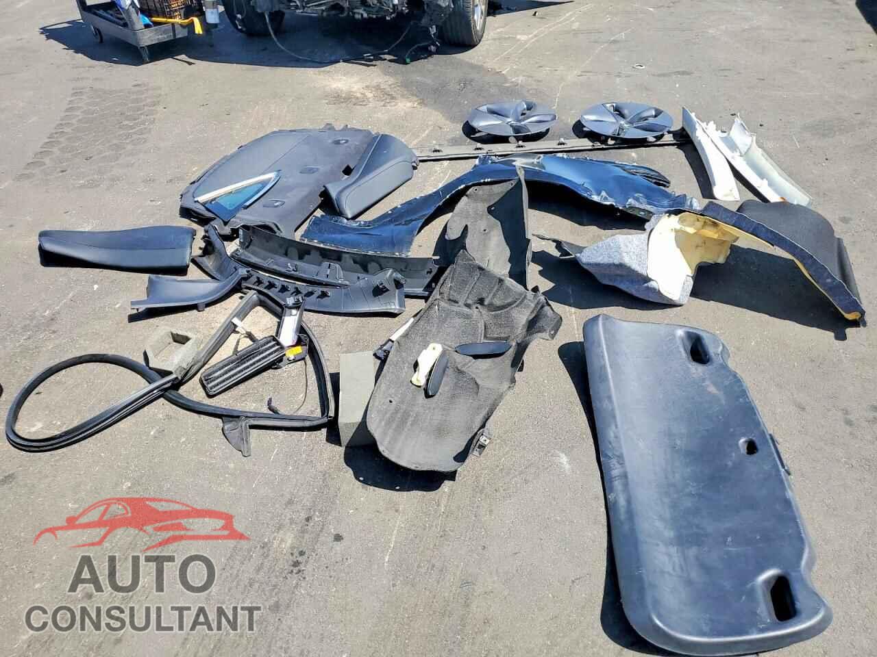 TESLA MODEL 3 2020 - 5YJ3E1EA2LF630145