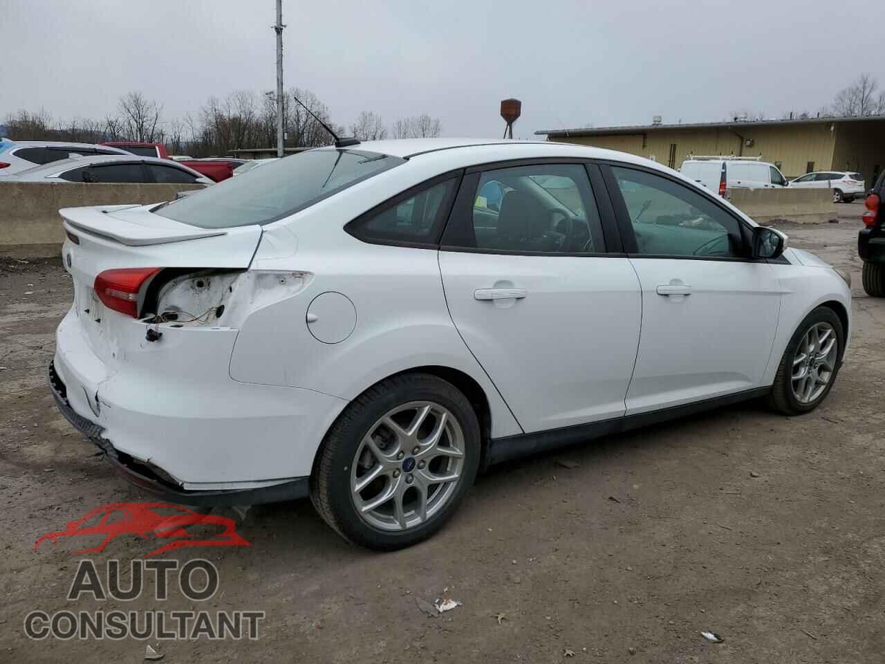 FORD FOCUS 2015 - 1FADP3F27FL269424