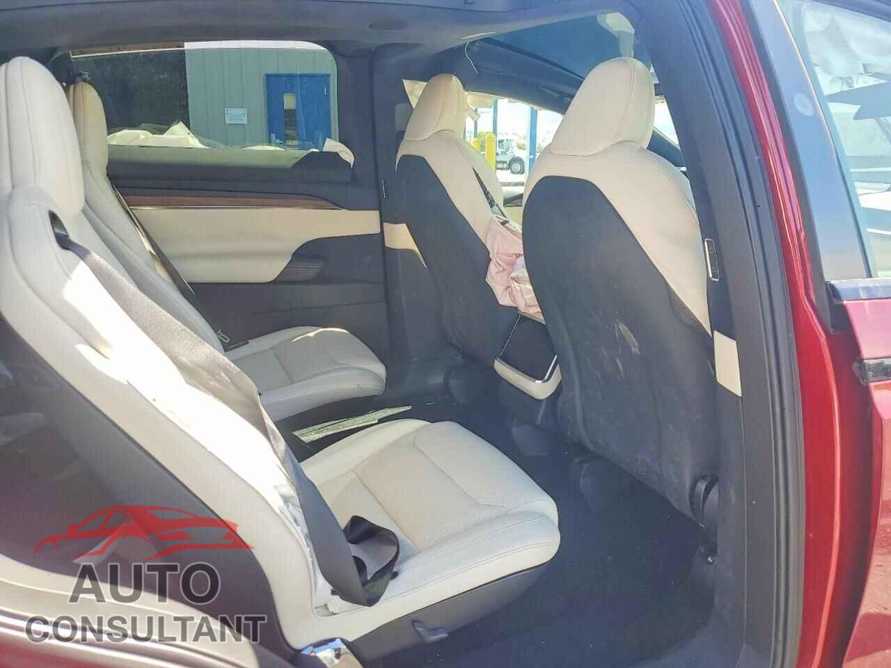 TESLA MODEL X 2024 - 7SAXCBE58RF457677