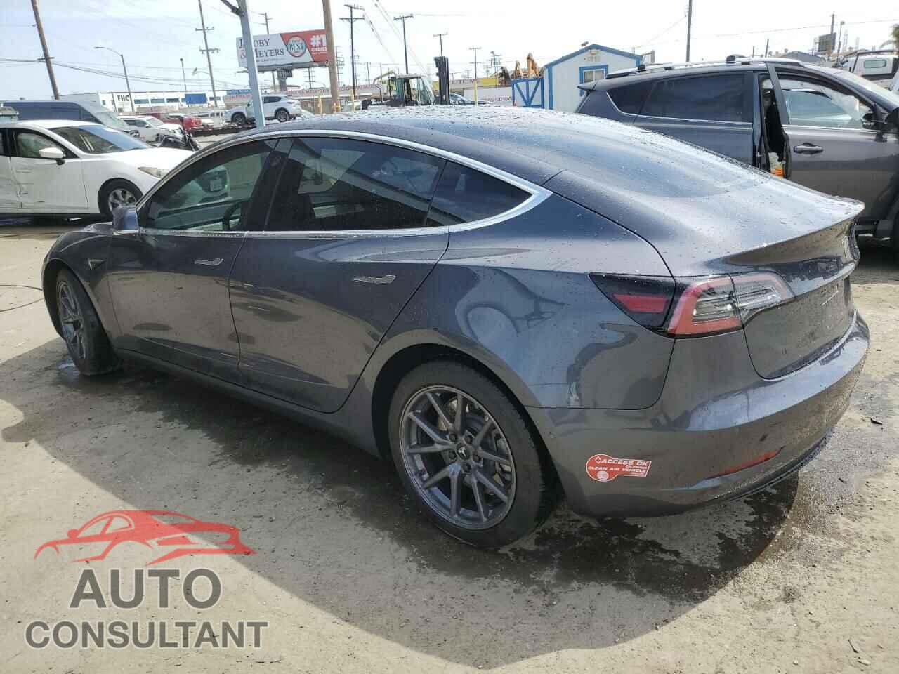 TESLA MODEL 3 2018 - 5YJ3E1EA5JF043192