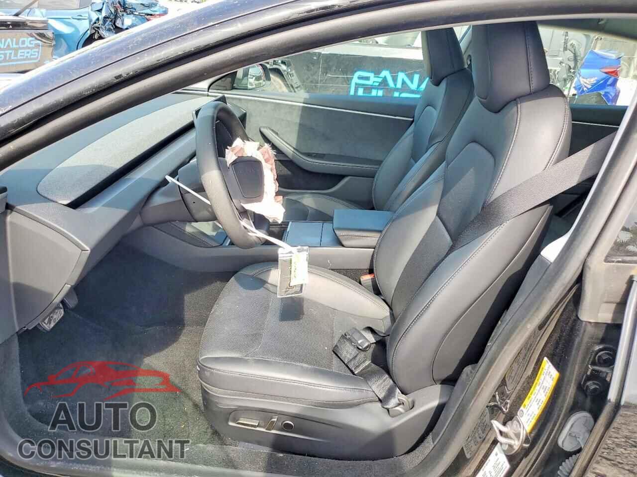 TESLA MODEL 3 2024 - 5YJ3E1EB2RF739514