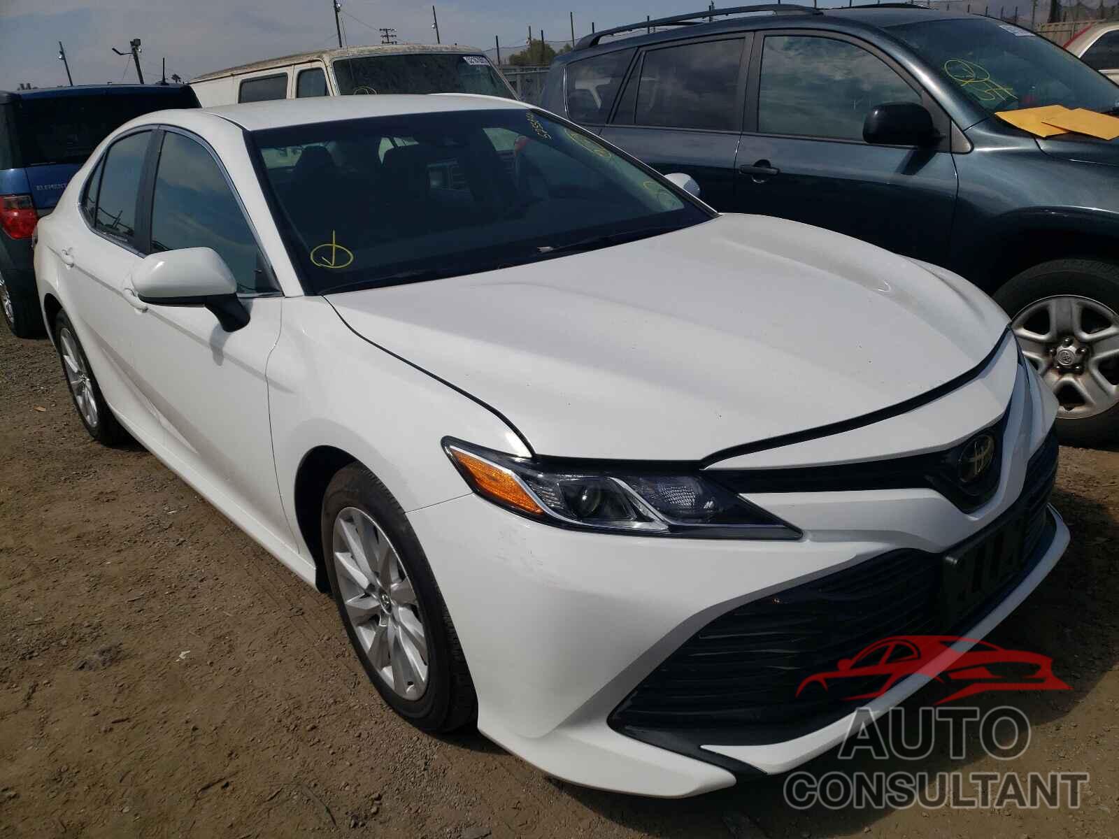 TOYOTA CAMRY 2018 - 4T1B11HK8JU145715