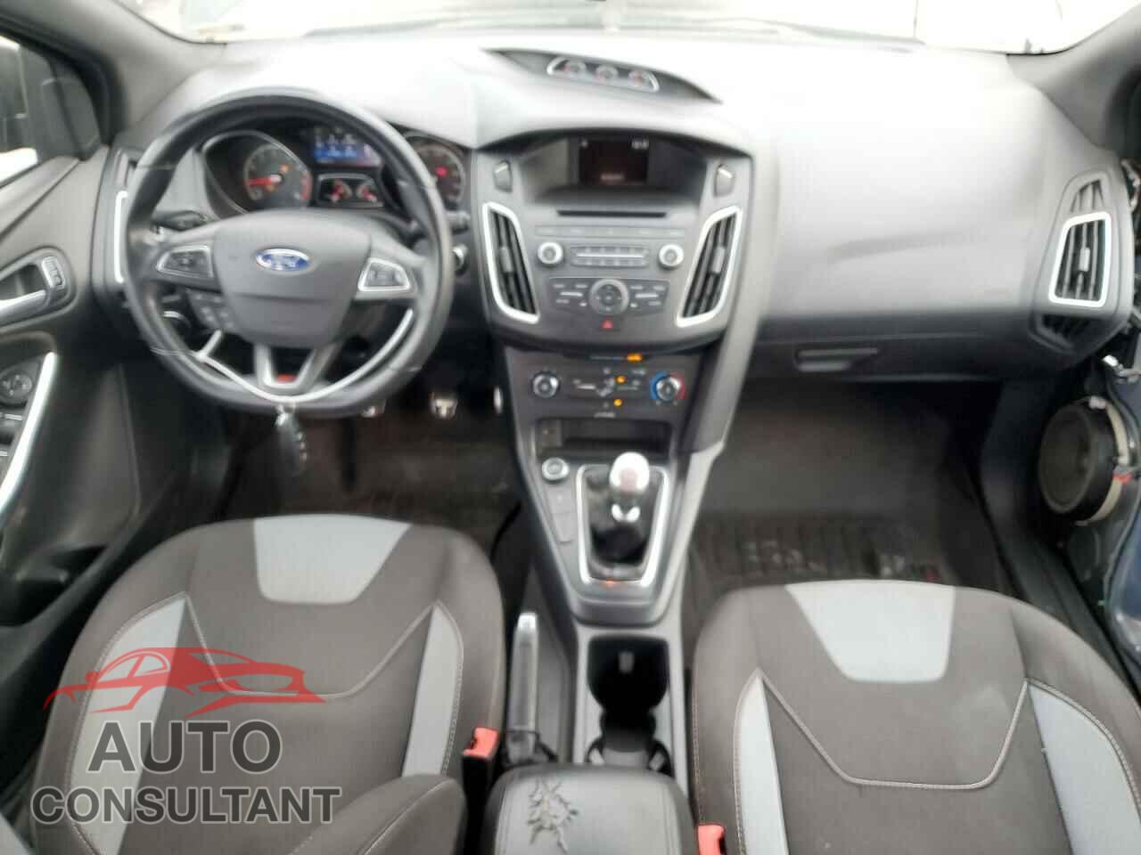 FORD FOCUS 2017 - 1FADP3L93HL309681